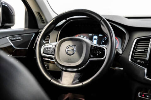 2017 Volvo XC90 T6 Momentum