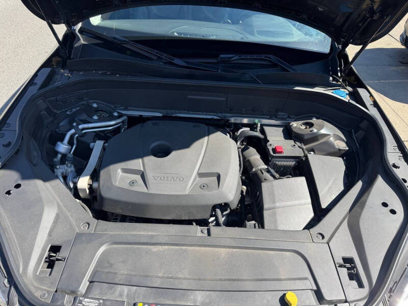 2022 Volvo XC90 T5 Momentum