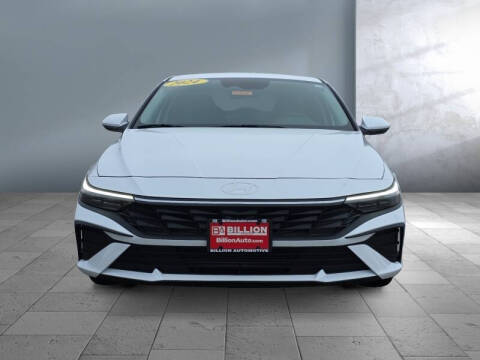 2024 Hyundai Elantra SE