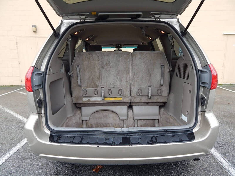 2007 Toyota Sienna LE 8-Passenger