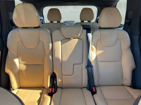 2019 Volvo XC90 T6 Momentum