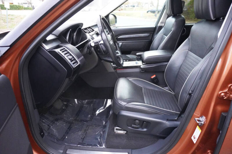 2017 Land Rover Discovery First Edition