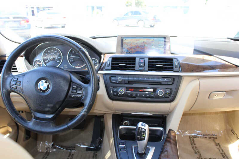 2015 BMW 3 Series 320i