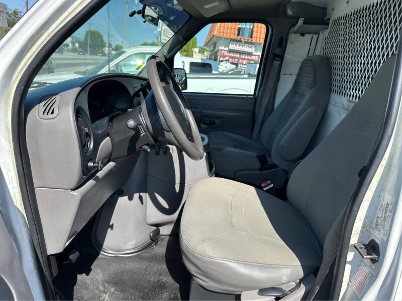 2002 Ford E-Series E-350 SD