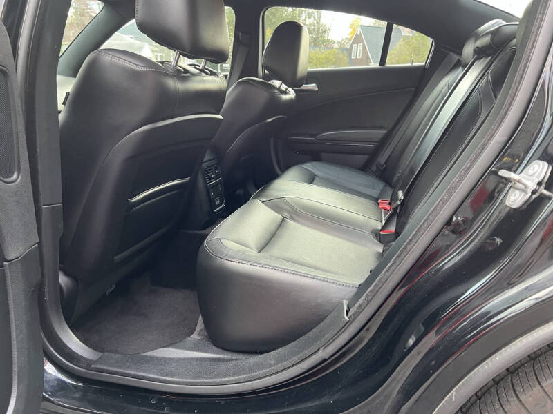 2017 Dodge Charger SXT