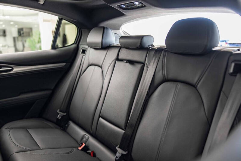 2025 Alfa Romeo Stelvio