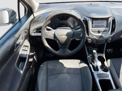 2017 Chevrolet Cruze LT Auto