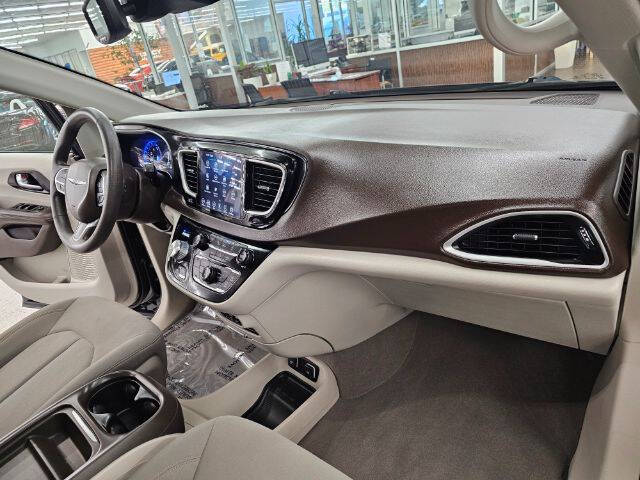 2020 Chrysler Pacifica Touring