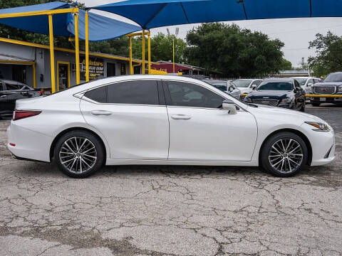 2022 Lexus ES 350