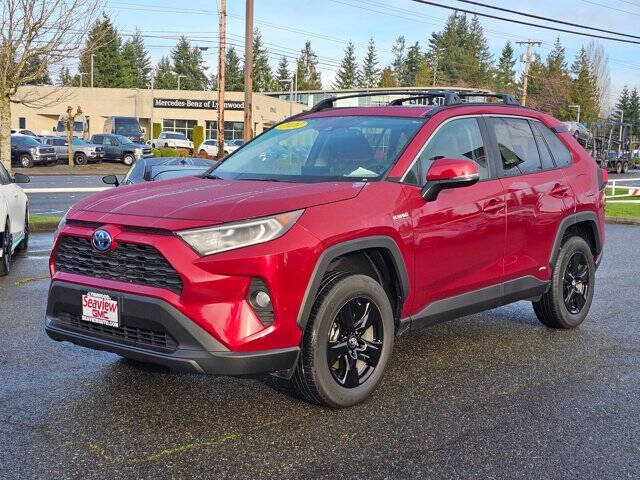 2020 Toyota RAV4 Hybrid XLE