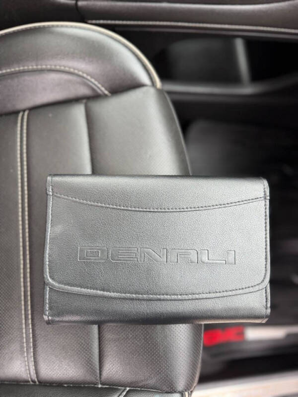 2021 GMC Acadia Denali