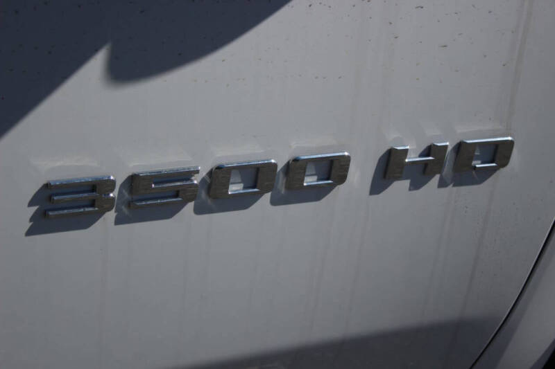 2025 Chevrolet Silverado 3500HD CC