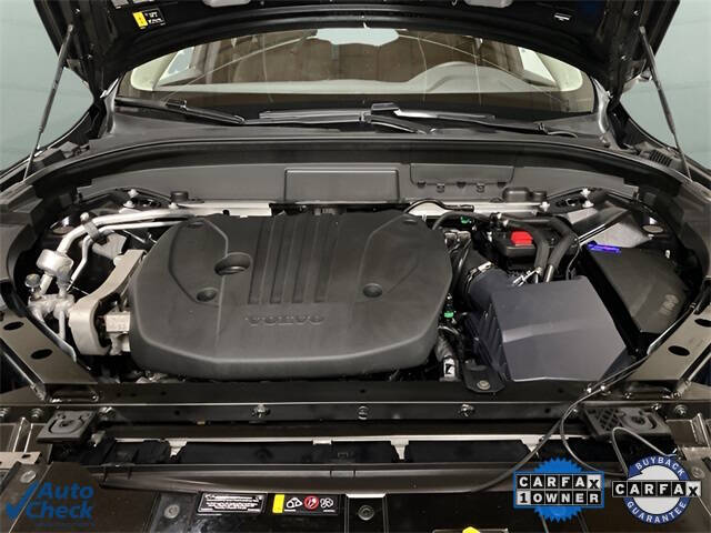 2025 Volvo XC60 B5 Plus Dark Theme