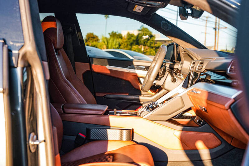 2020 Lamborghini Urus