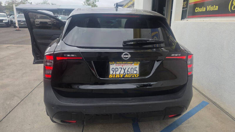 2025 Nissan Kicks SV