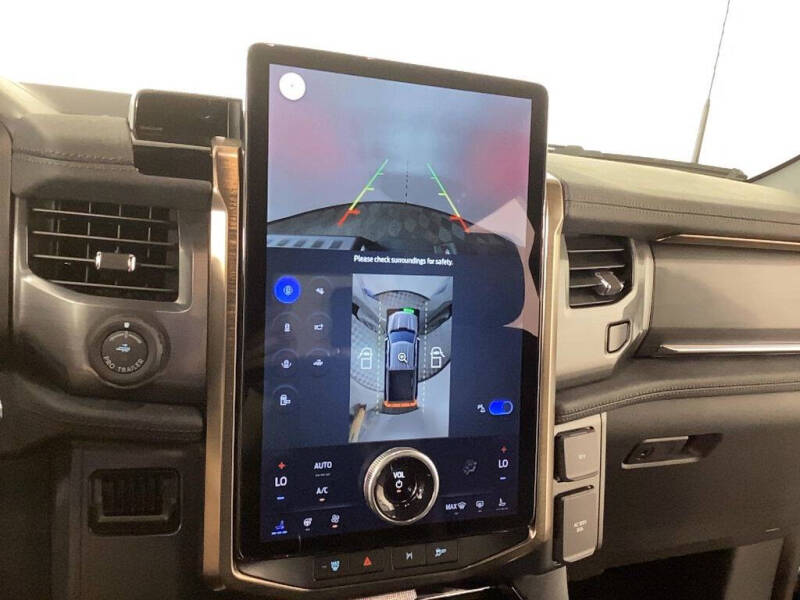 2025 Ford F-150 Lightning Lariat