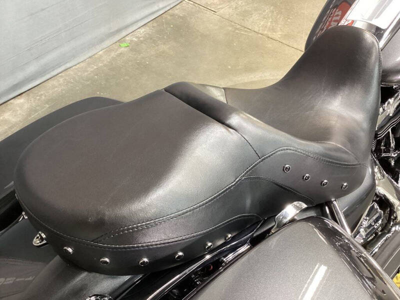 2016 Harley-Davidson® FLHR - Road King®