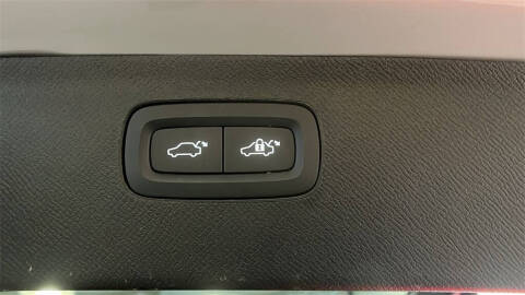 2025 Volvo XC90 B5 Core Bright Theme