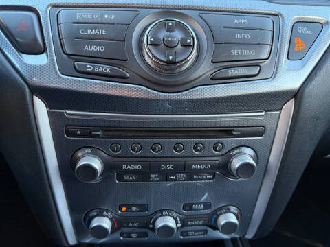 2017 Nissan Pathfinder SL