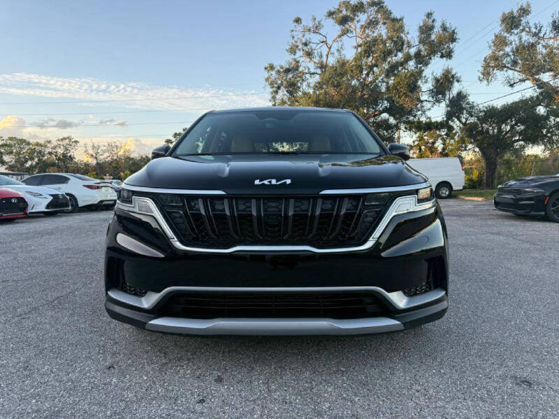 2024 Kia Carnival LX