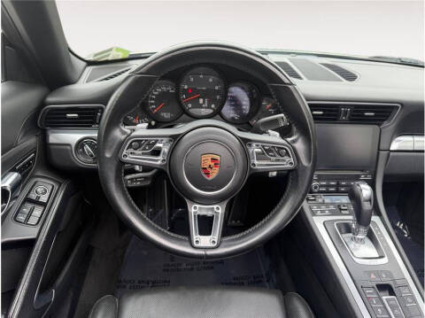 2017 Porsche 911 Carrera