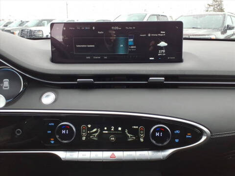 2025 Genesis GV70 2.5T Standard