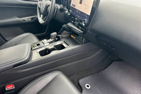 2025 Lexus NX 350h Premium