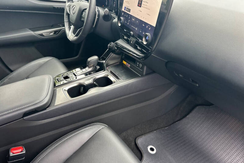 2025 Lexus NX 350h Premium