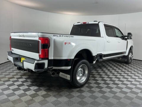2025 Ford F-450 Super Duty Platinum