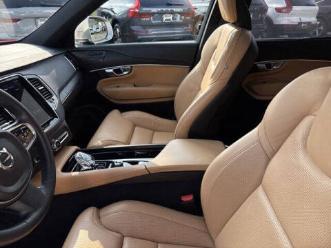 2024 Volvo XC90 Recharge T8 Ultimate Bright Theme 7P