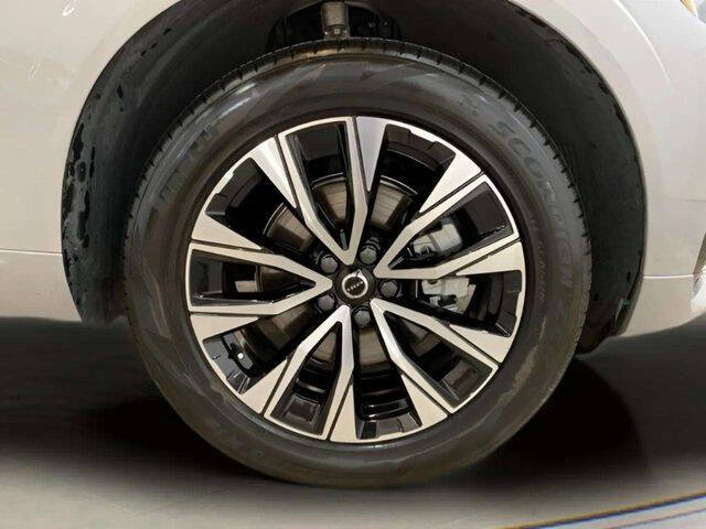 2025 Volvo XC60 B5 Core Dark Theme