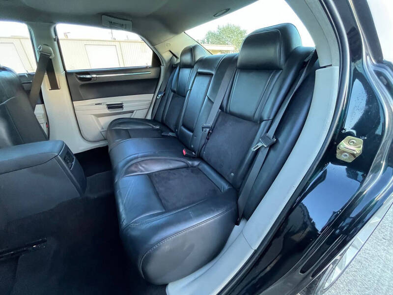 2006 Chrysler 300 SRT-8