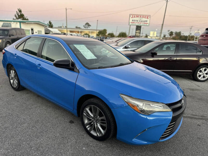 2015 Toyota Camry LE's photo