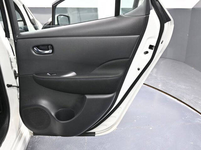 2023 Nissan LEAF S