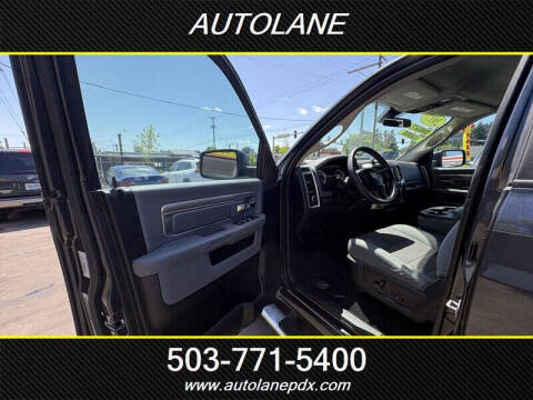 2017 RAM 1500 SLT