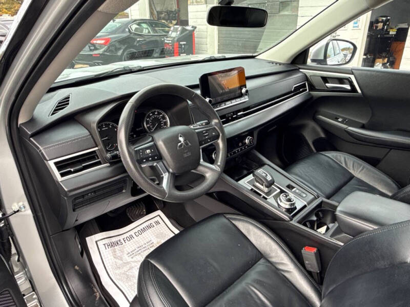 2022 Mitsubishi Outlander ES