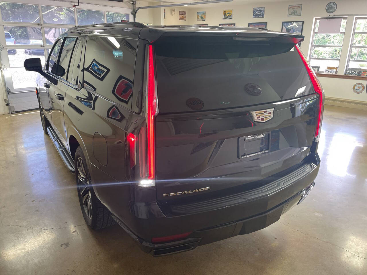 2023 Cadillac Escalade ESV 4