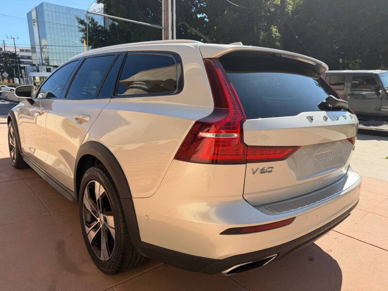 2020 Volvo V60 Cross Country T5