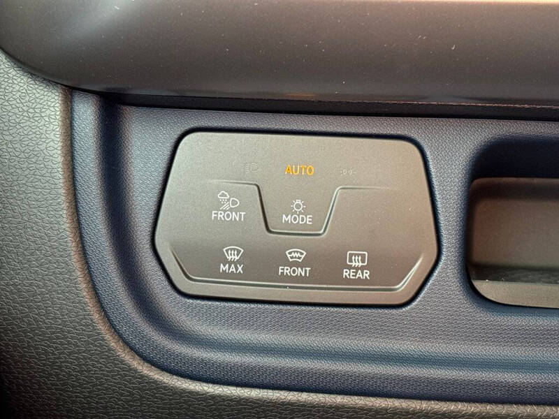 2025 Volkswagen ID. Buzz Pro S Plus 4Motion