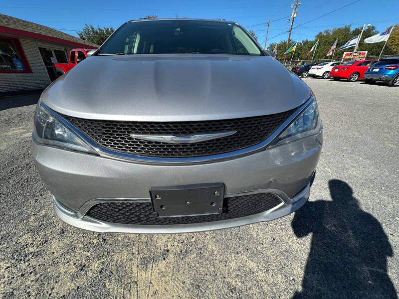 2017 Chrysler Pacifica Touring-L