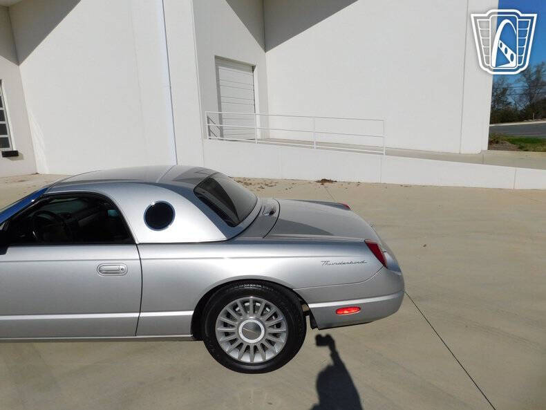 2004 Ford Thunderbird Deluxe