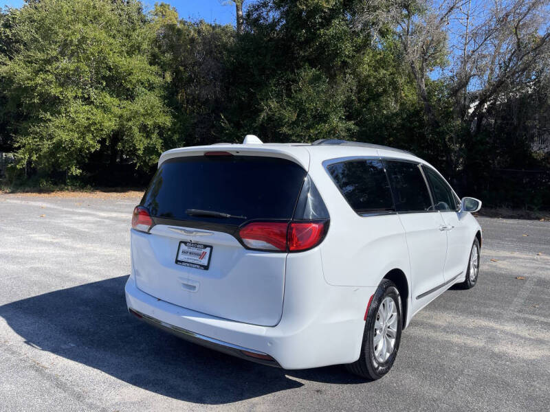 2017 Chrysler Pacifica Touring Plus