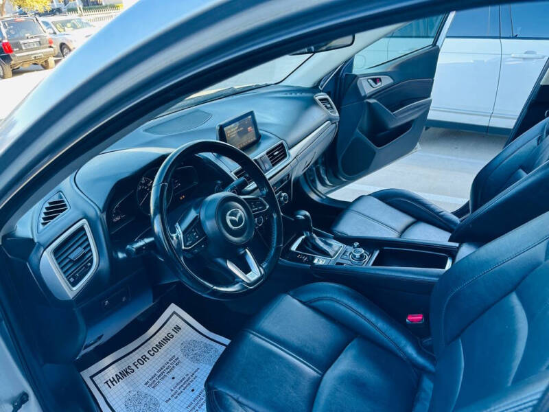 2017 Mazda MAZDA3 Touring
