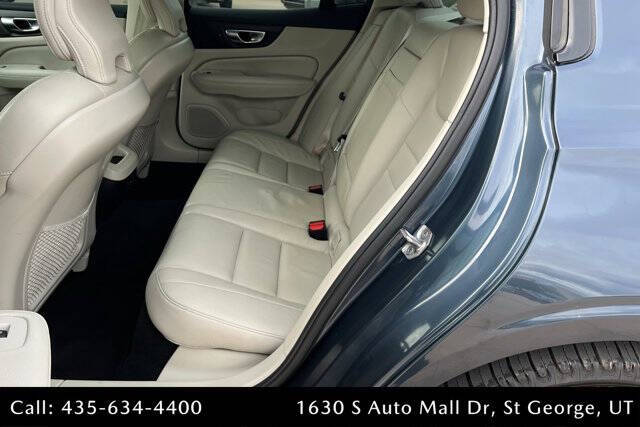 2022 Volvo S60 B5 Momentum