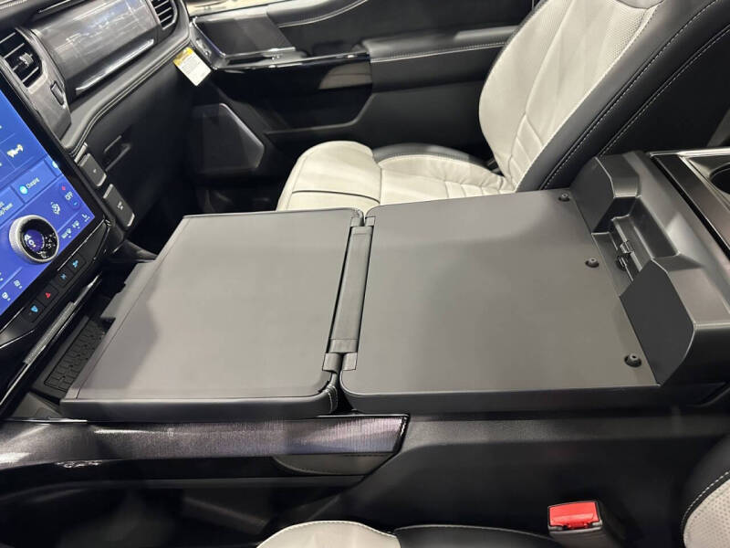 2023 Ford F-150 Lightning Platinum