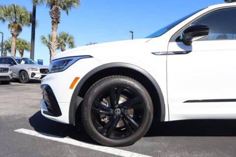 2023 Volkswagen Tiguan SE R-Line Black