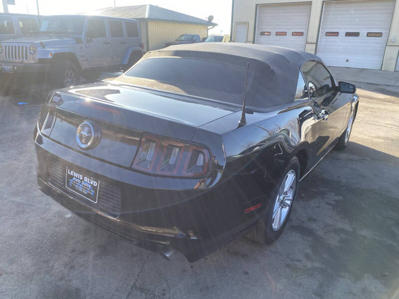 2013 Ford Mustang V6