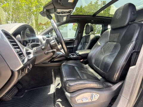 2017 Porsche Cayenne Platinum Edition
