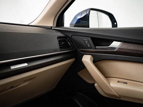 2025 Audi Q5 quattro Premium 40 TFSI