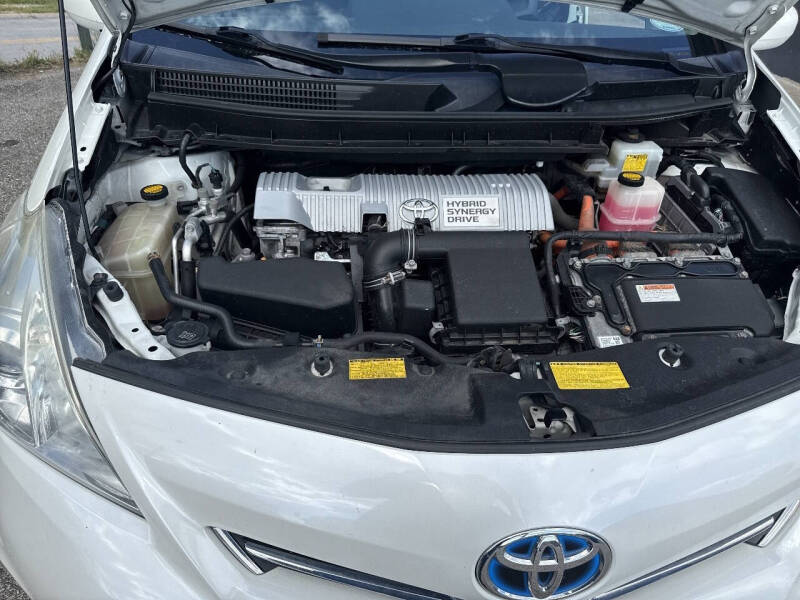 2014 Toyota Prius v Two